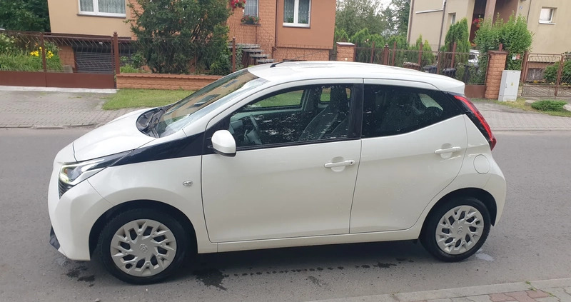 Toyota Aygo cena 47999 przebieg: 53000, rok produkcji 2021 z Knurów małe 92